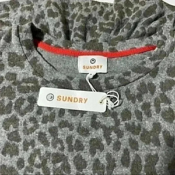 Sundry Sweater Women’s 0 (XS) Gray Leopard Peplum Biker Girl Grungy Mob Wife NWT - Picture 3 of 8